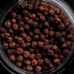 kampotpfeffer-cambodia-pfeffer-farm-ernte-rispe-organic-roter-pfeffer