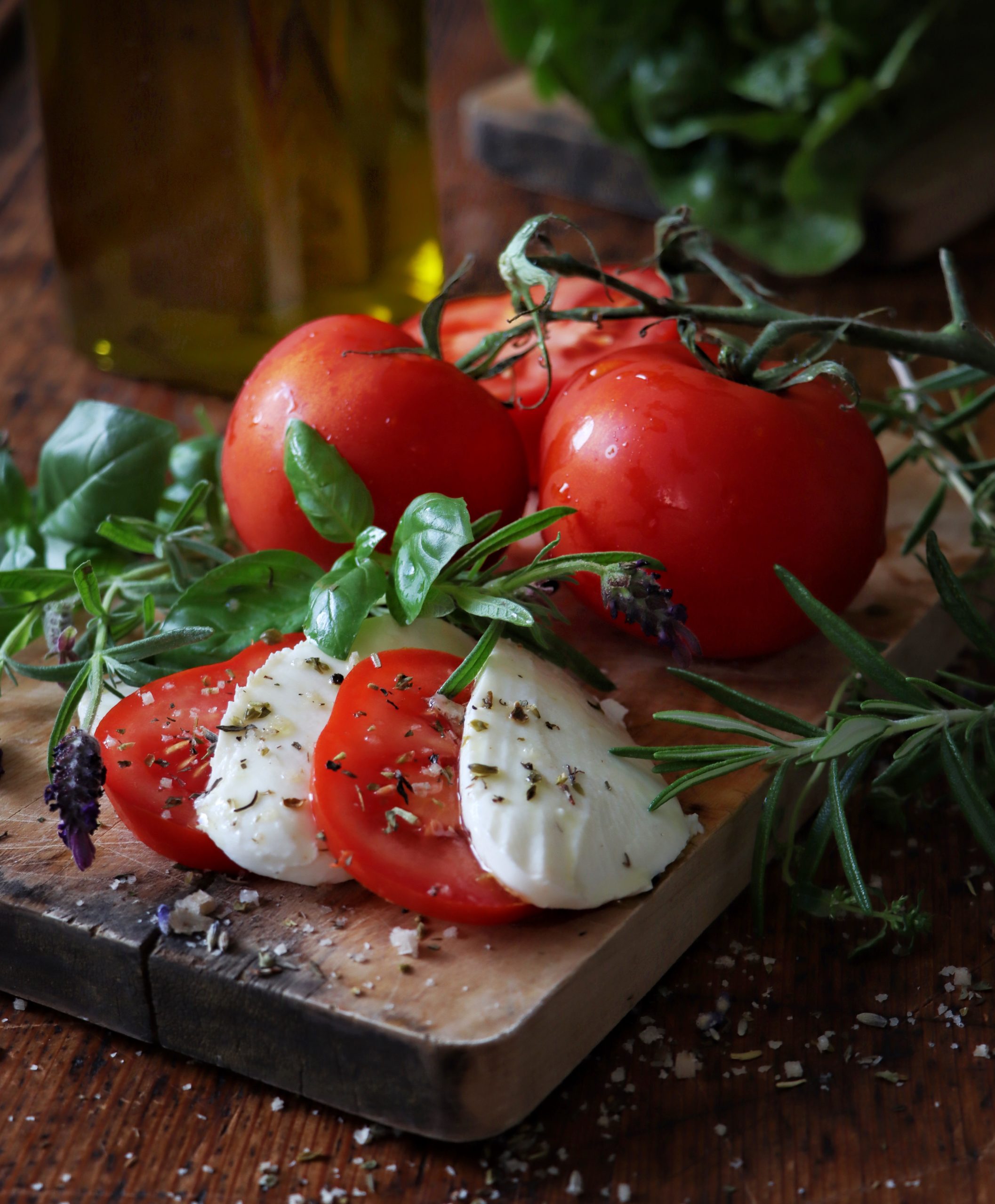 Read more about the article Tomaten mit Mozzarella, Flor de Sal Kräuter der Provence