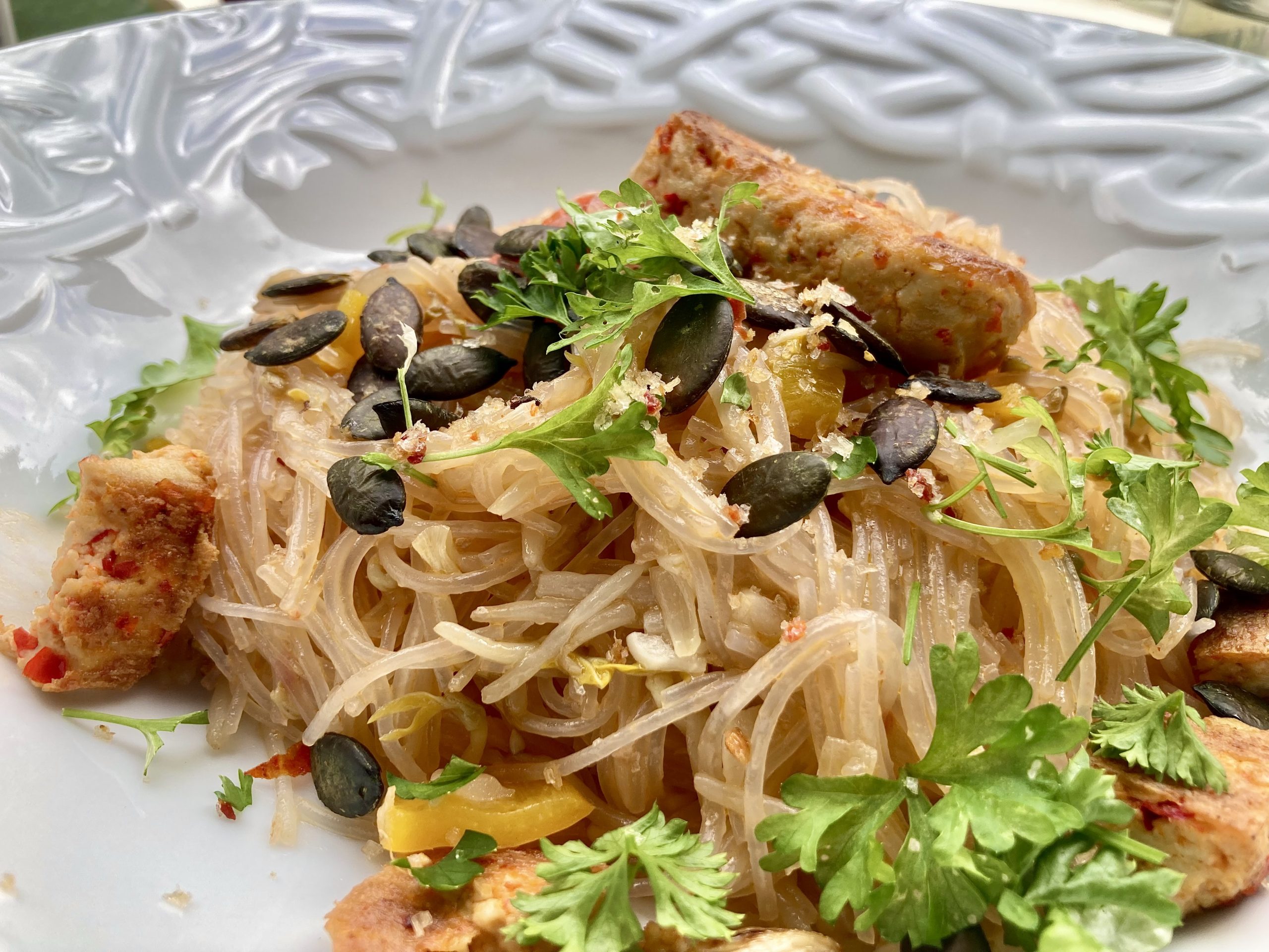 Read more about the article Glasnudelsalat mit Tofu & Szechuan Pfeffer
